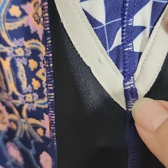 MinkPink Edorphins 3/4 leggings in Multi size M - Picture 3 of 12